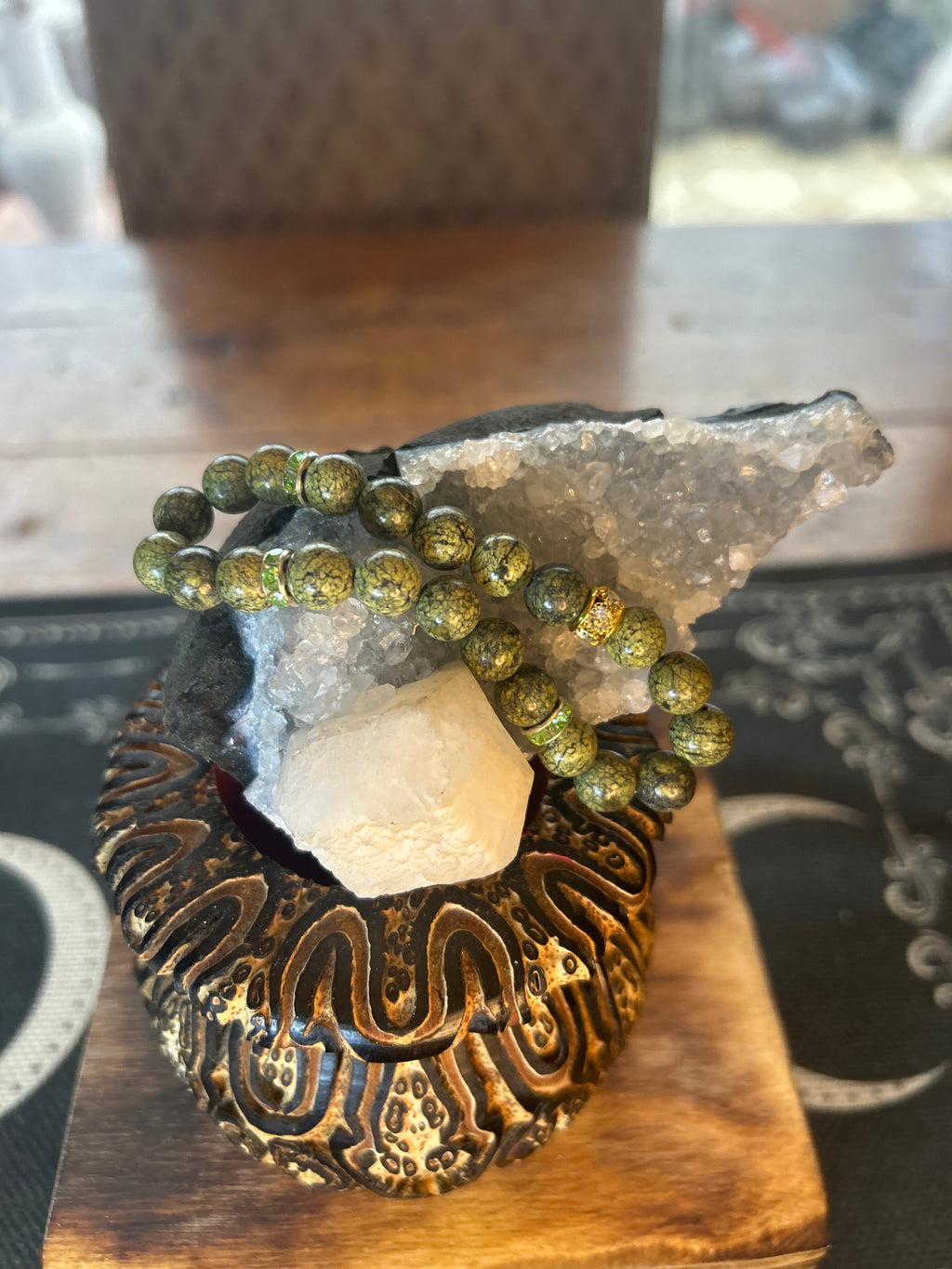 Serpentine
Handcrafted | Transformation, Healing & Balance