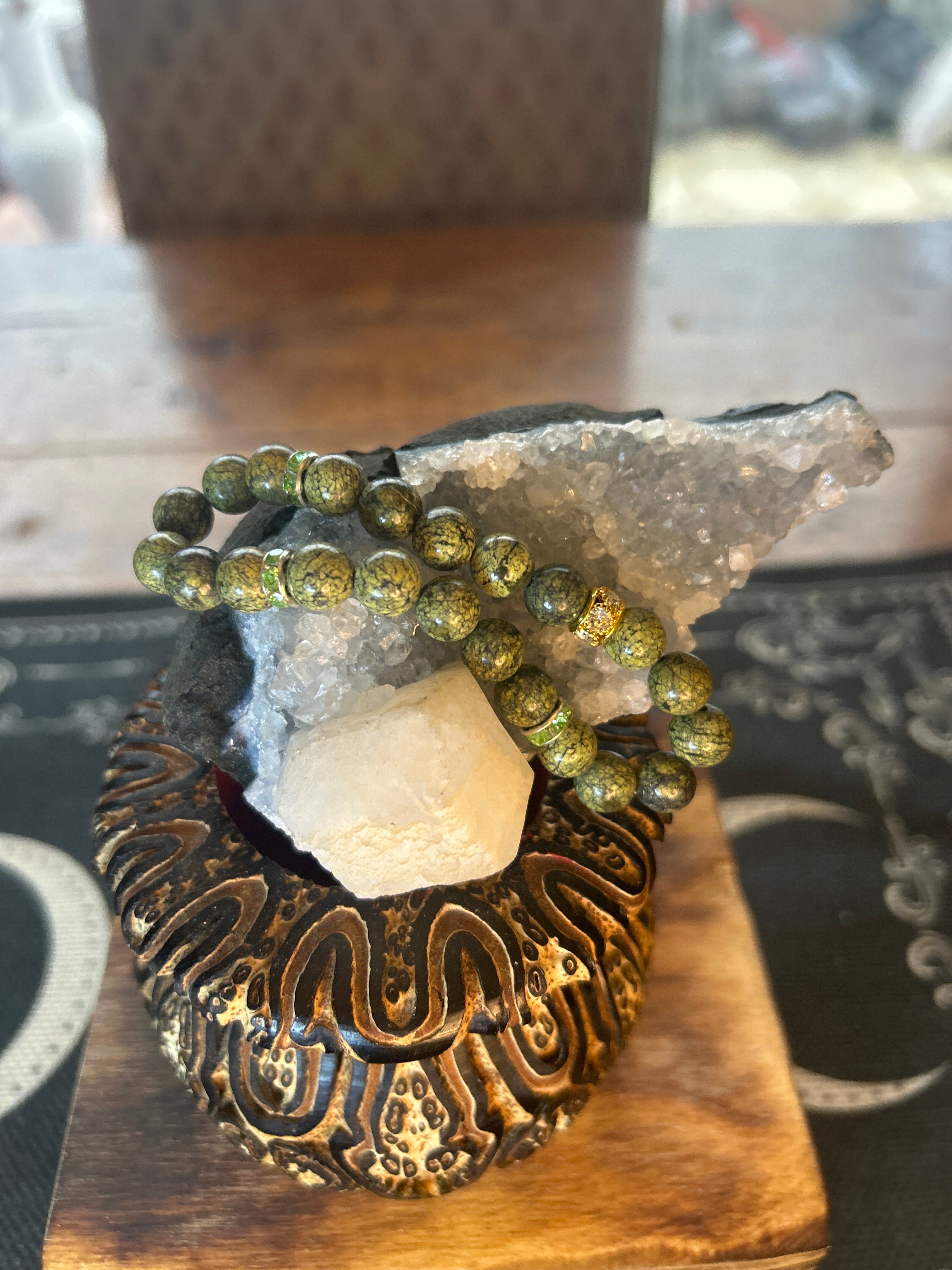Serpentine
Handcrafted | Transformation, Healing & Balance