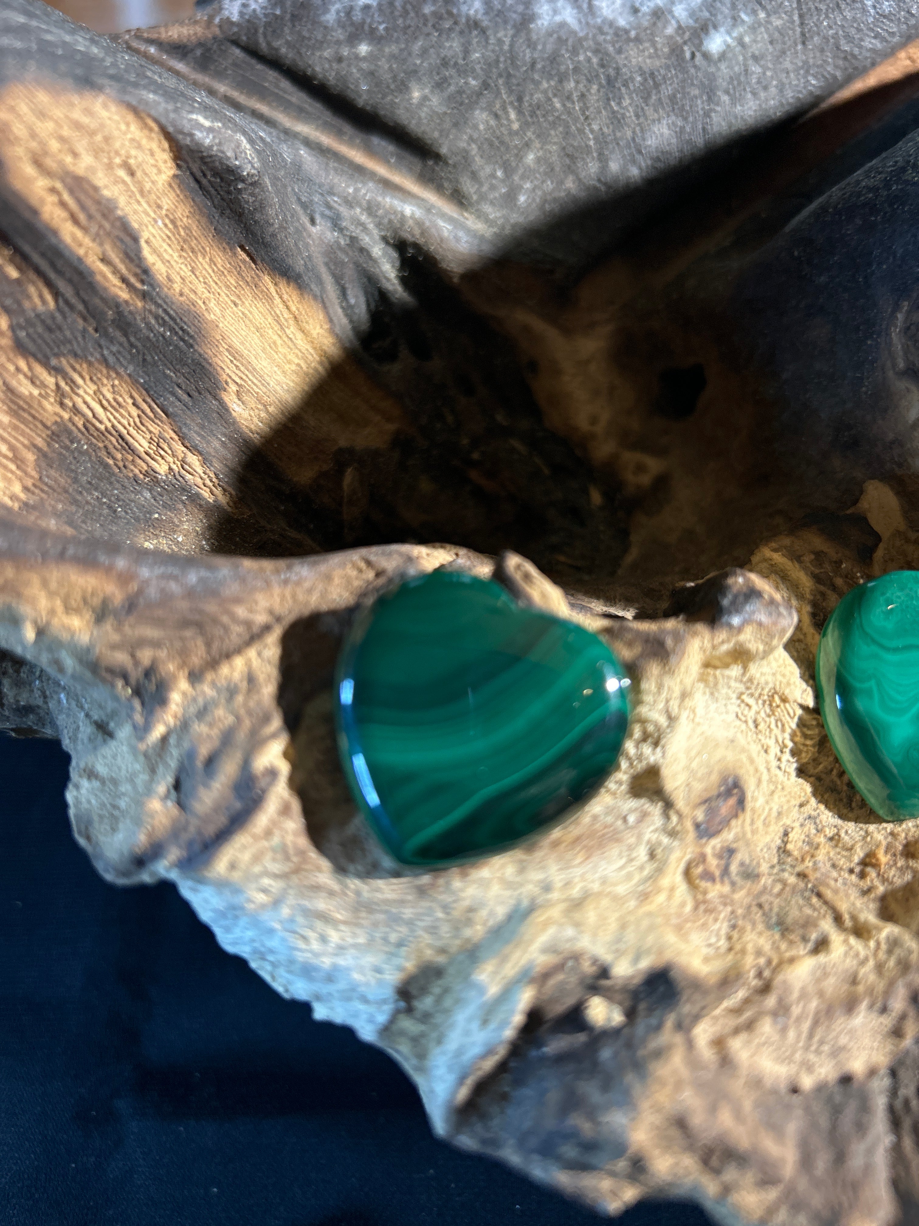 Heart-Shaped Malachite: Symbols of Love and Transformation