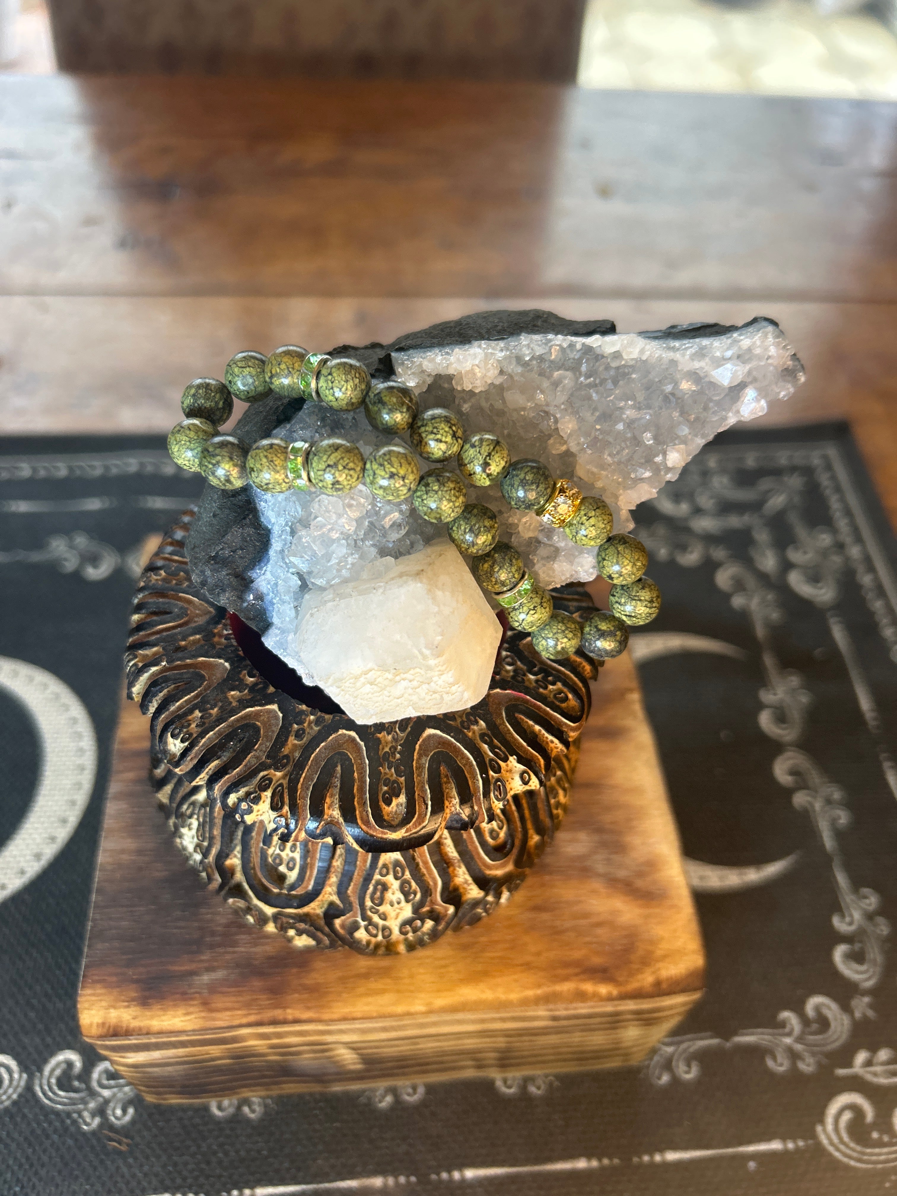 Serpentine
Handcrafted | Transformation, Healing & Balance