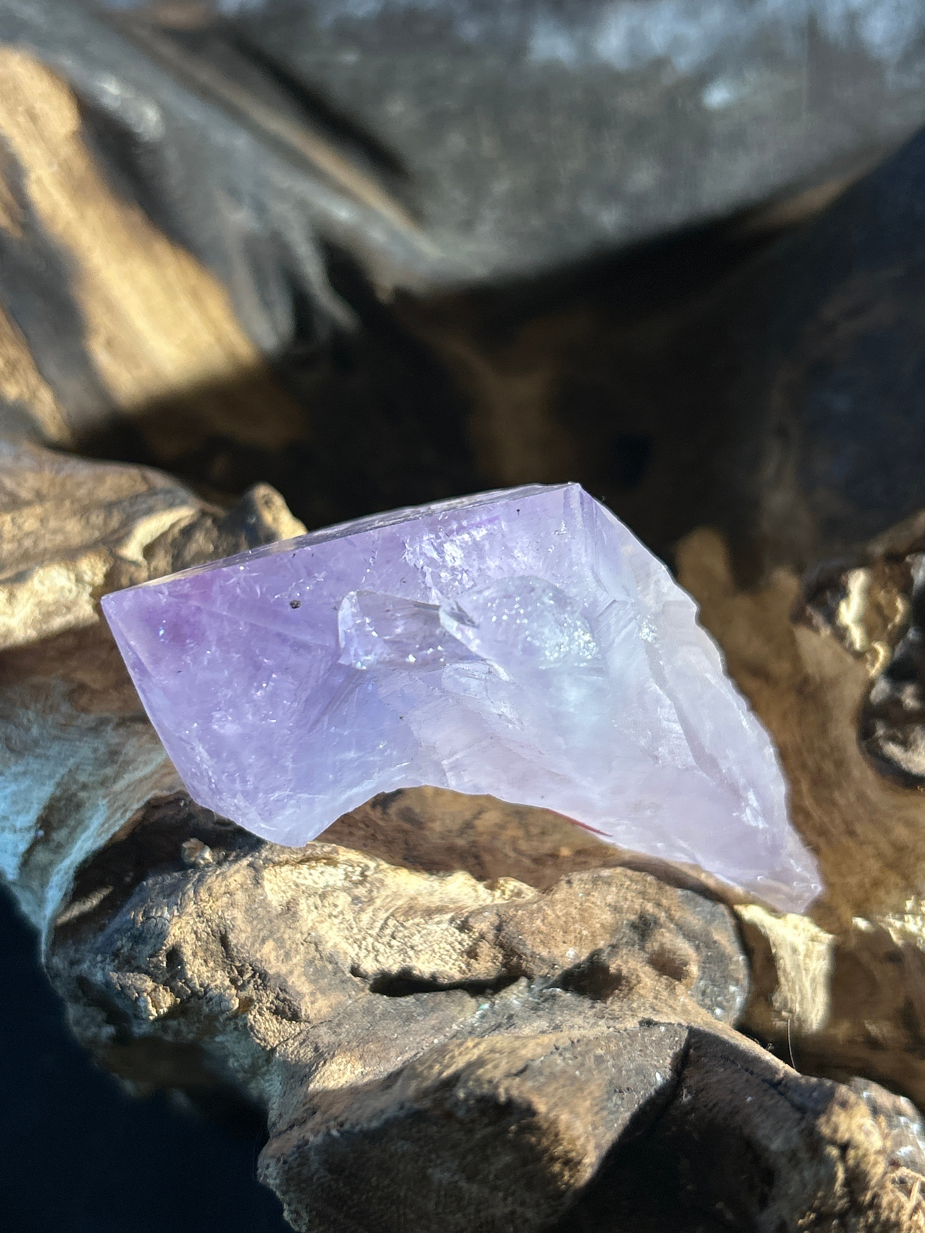 Amethyst Radiance: A Raw Touch of Calm and Clarity