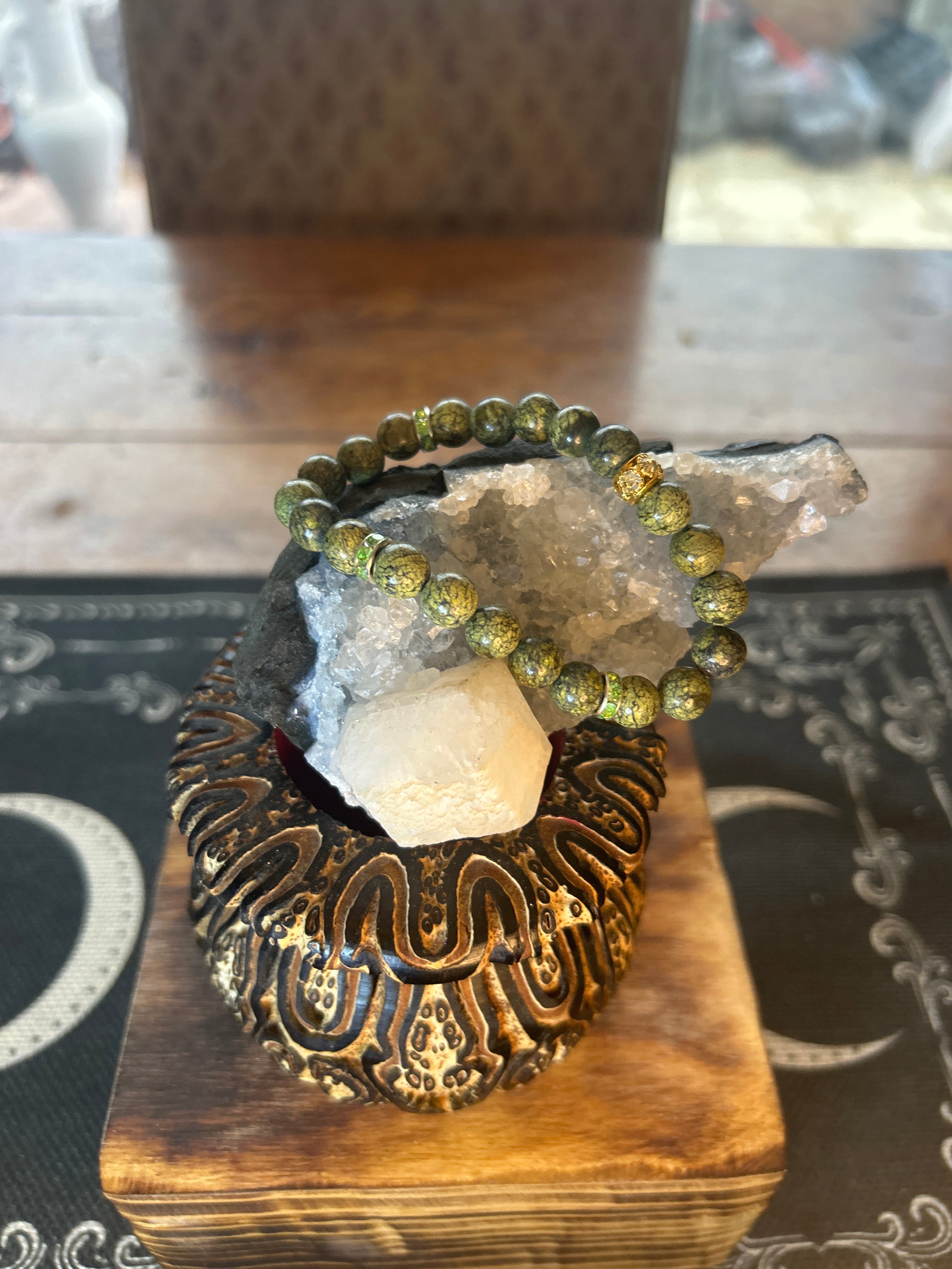 Serpentine
Handcrafted | Transformation, Healing & Balance